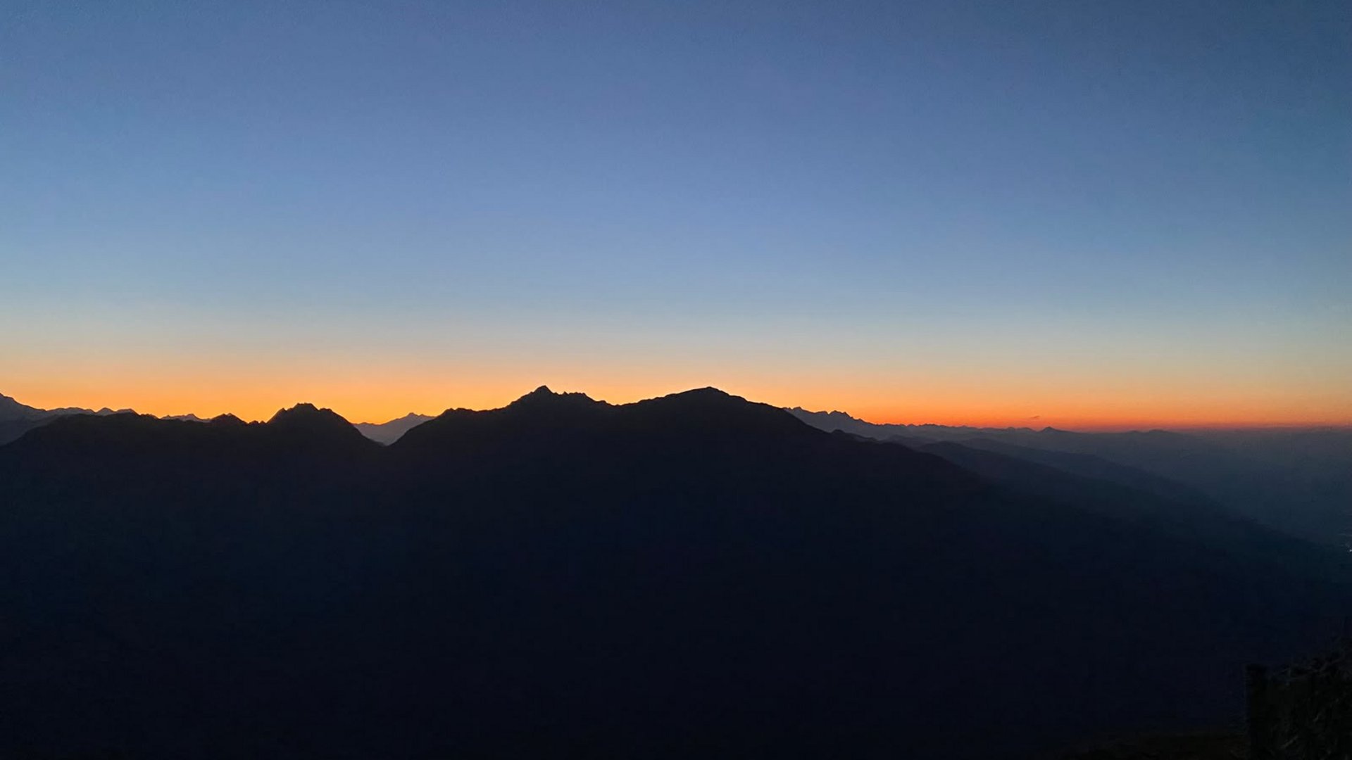 Sonnenaufgang über den Dolomiten von der Mountain Lodge Marigt aus erleben Sonnenaufang auf dem Gitschberg
